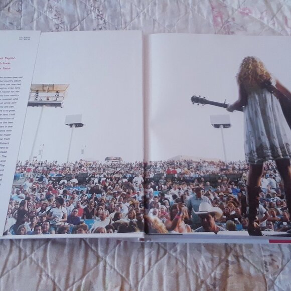 Taylor Swift: This Is Our Song Book - Picture 6 of 10